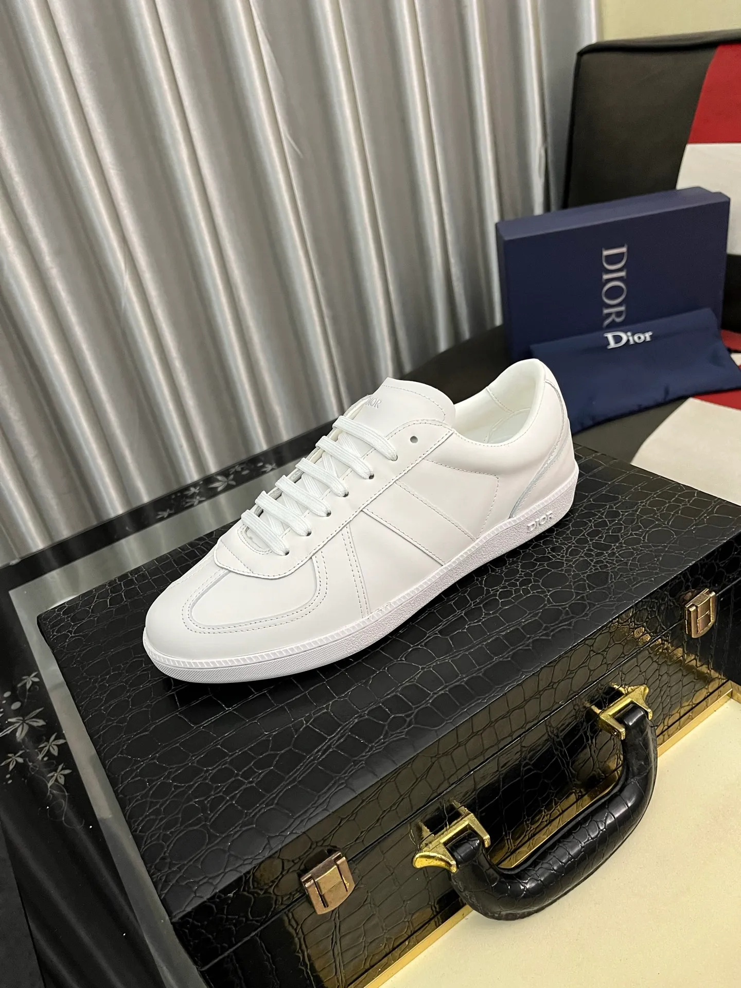 Men's Men's Shoes 💰400⌚️⌚️《Dior DIOR*》The latest and most popular casual shoes, top brand [seduce] luxury~purchase, top~quality. [Strong] The upper is made of imported breathable cowhide with material ➕ breathable sheepskin feet (•) and fine workmanship. Original stylish and stylish soft rubber wear-resistant outsole, light and comfortable on the foot, size: 38-443️⃣colors available